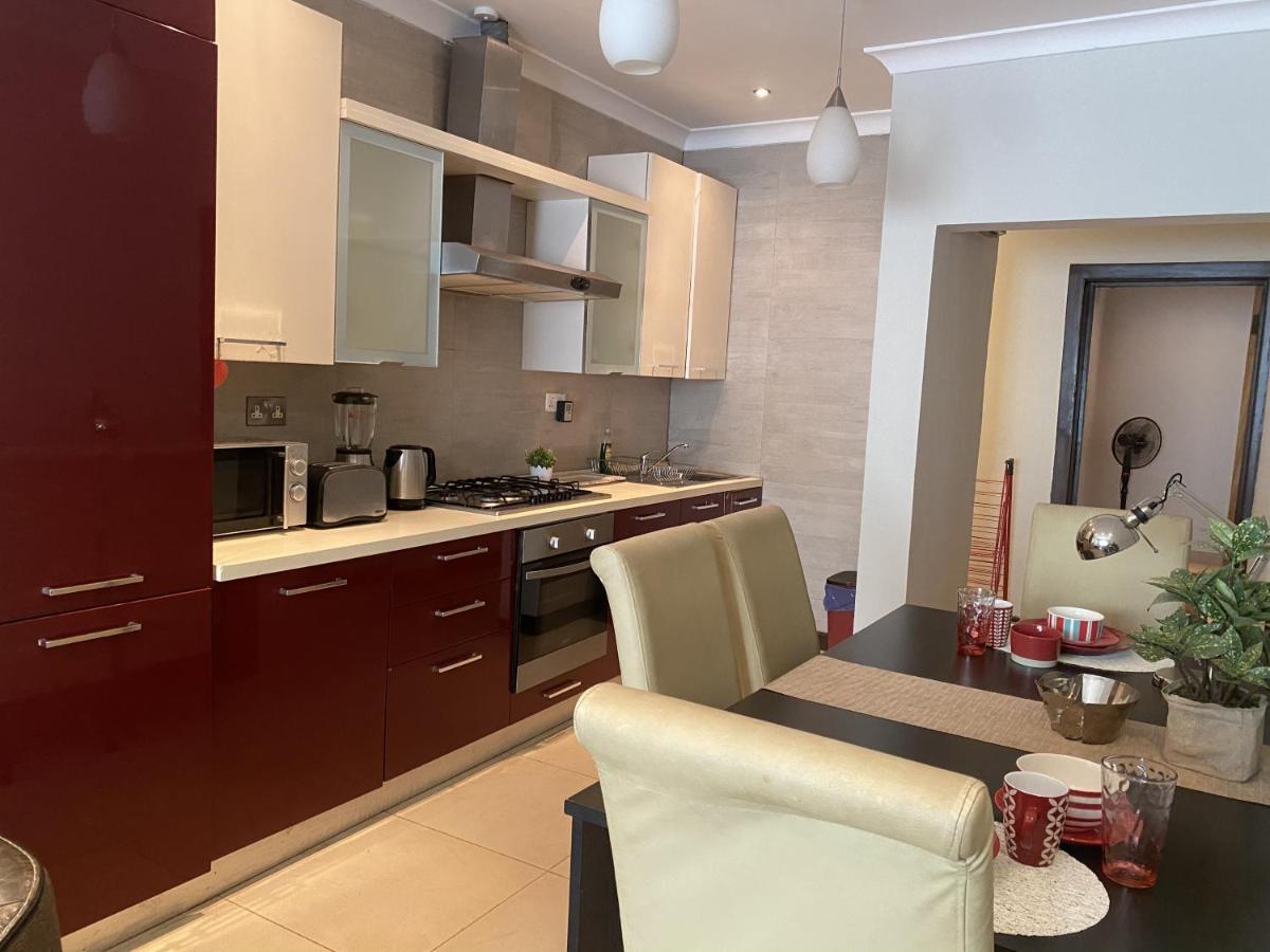 B Bakerstreet - Beautiful Two Bedroom Apartment Acra Exterior foto